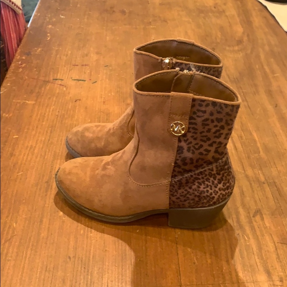 MICHAEL KORS cheetah booties